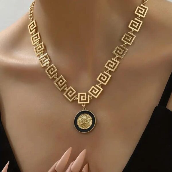 Luxury Ladies Pendant, Necklace