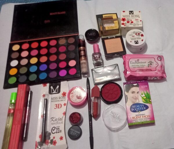 Ladies Make Up