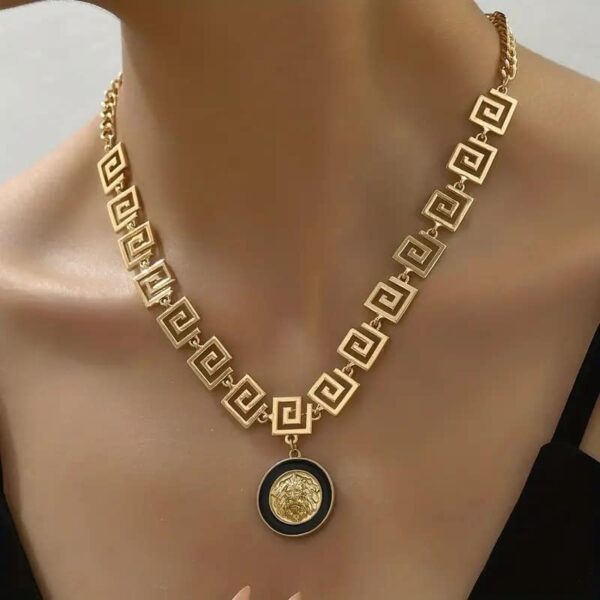 Luxury Ladies Pendant, Necklace