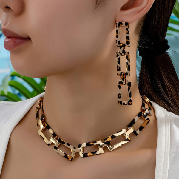 Ladies Necklace